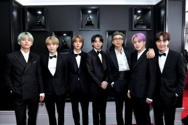 Soi trình tiếng Anh của BTS tại Grammy 2019: RM vẫn 'bắn' như gió, Jungkook gây bão Twitter Soi trình tiếng Anh của BTS tại Grammy 2019: RM vẫn 'bắn' như gió, Jungkook gây bão Twitter
