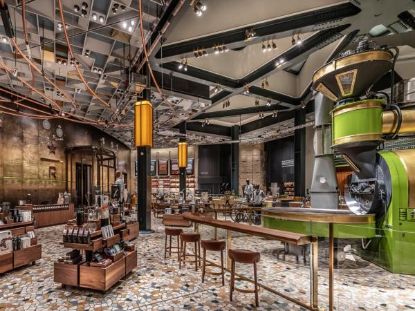Cửa hàng Starbucks đầu tiên ở Ý lộng lẫy tới mức choáng ngợp Cửa hàng Starbucks đầu tiên ở Ý lộng lẫy tới mức choáng ngợp