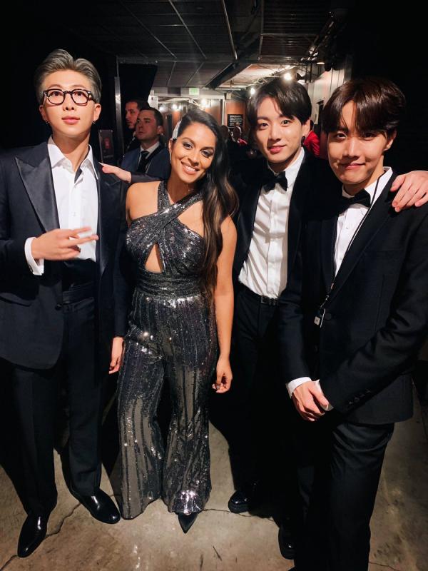 Ra mà xem Noah Centineo - mỹ nam vạn người mê nhà Netflix vừa vào hội fanboy Jungkook này! Ra mà xem Noah Centineo - mỹ nam vạn người mê nhà Netflix vừa vào hội fanboy Jungkook này!