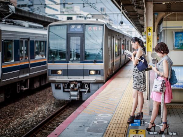 Bên trong xe lửa ở Nhật Bản có gì mà khiến bao khách du lịch trầm trồ Bên trong xe lửa ở Nhật Bản có gì mà khiến bao khách du lịch trầm trồ