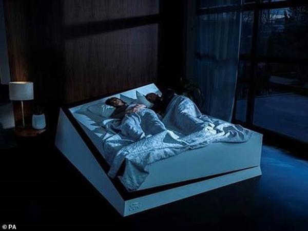 Chán làm xe hơi, Ford chuyển qua nghiên cứu giường thông minh kéo cặp đôi giận hờn ngủ sát nhau Chán làm xe hơi, Ford chuyển qua nghiên cứu giường thông minh kéo cặp đôi giận hờn ngủ sát nhau