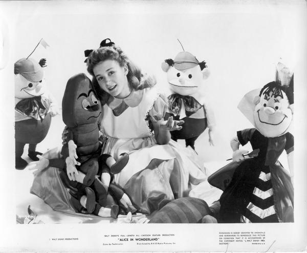 Nguyên mẫu đời thật cho 'Alice ở Xứ sở thần tiên' của Disney lại chỉ ước mơ trở thành một giáo viên bình thường Nguyên mẫu đời thật cho 'Alice ở Xứ sở thần tiên' của Disney lại chỉ ước mơ trở thành một giáo viên bình thường