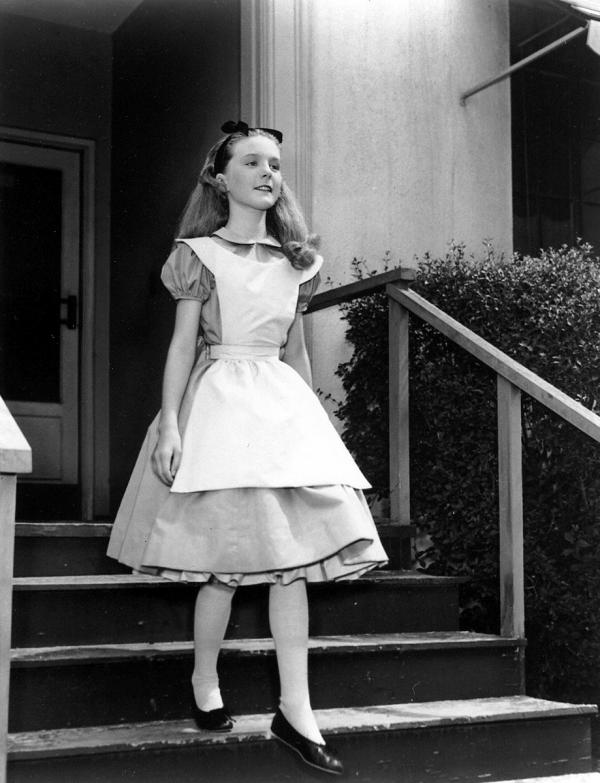 Nguyên mẫu đời thật cho 'Alice ở Xứ sở thần tiên' của Disney lại chỉ ước mơ trở thành một giáo viên bình thường Nguyên mẫu đời thật cho 'Alice ở Xứ sở thần tiên' của Disney lại chỉ ước mơ trở thành một giáo viên bình thường