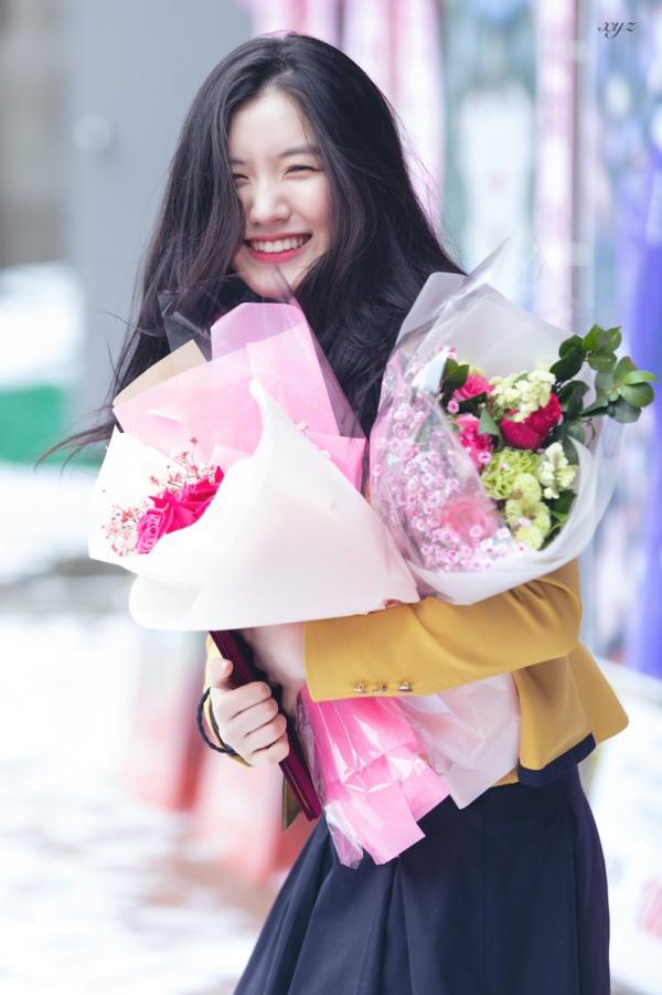 Từng là 'công chúa Pledis' nhưng cách Pristin Xiyeon bị đối xử bất công gần đây khiến fan xót xa Từng là 'công chúa Pledis' nhưng cách Pristin Xiyeon bị đối xử bất công gần đây khiến fan xót xa