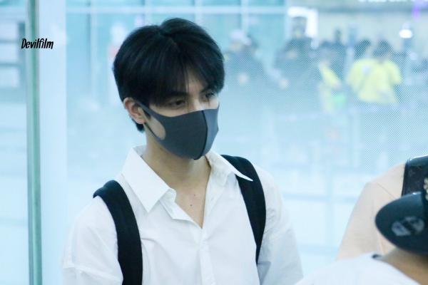 Bên nhau ngày Valentine chưa đủ, Tống Uy Long - Hình Chiêu Lâm lại 'đưa nhau đi trốn' ở Thái Lan Bên nhau ngày Valentine chưa đủ, Tống Uy Long - Hình Chiêu Lâm lại 'đưa nhau đi trốn' ở Thái Lan