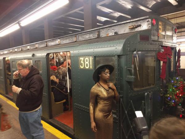Bí ẩn ga tàu điện ngầm bỏ hoang ngay bên dưới Tòa thị chính New York Bí ẩn ga tàu điện ngầm bỏ hoang ngay bên dưới Tòa thị chính New York