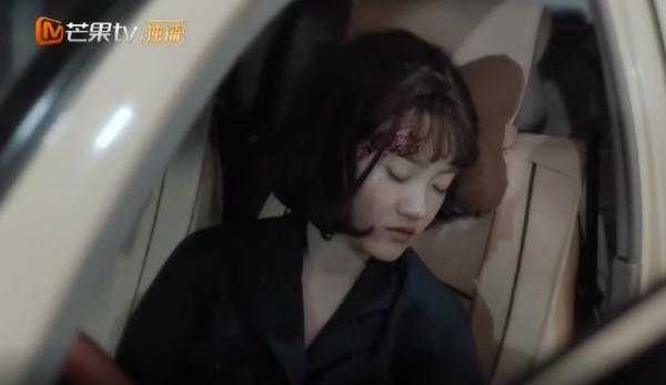 'Đêm Ấy Sao Chổi Đến': Idol mỹ nam xuyên không đi tìm bản sao của mình lại phải lòng fangirl 'Đêm Ấy Sao Chổi Đến': Idol mỹ nam xuyên không đi tìm bản sao của mình lại phải lòng fangirl