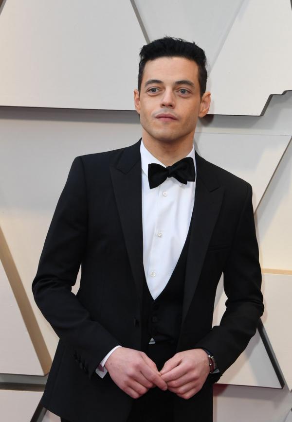 Rami Malek: 'Chú bé' được cả Oscar cưng chiều, nơ bị lệch bao nhiêu người đòi chỉnh giùm cho Rami Malek: 'Chú bé' được cả Oscar cưng chiều, nơ bị lệch bao nhiêu người đòi chỉnh giùm cho