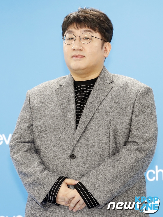 Nhiếp ảnh gia Pháp tố BTS 'đạo nhái' và đòi được xin lỗi, Bighit phủ nhận luôn: 'Cáo buộc vô căn cứ' Nhiếp ảnh gia Pháp tố BTS 'đạo nhái' và đòi được xin lỗi, Bighit phủ nhận luôn: 'Cáo buộc vô căn cứ'