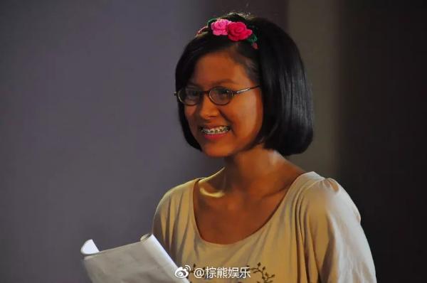 Tạo hình xấu xí của nữ chính 'A Little Thing Called Love' bị ném đá vì chưa đủ... xấu so với bản gốc Tạo hình xấu xí của nữ chính 'A Little Thing Called Love' bị ném đá vì chưa đủ... xấu so với bản gốc