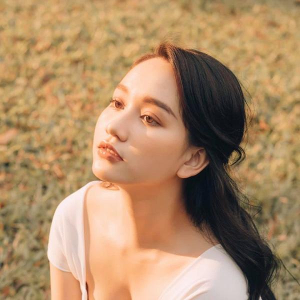 Cận cảnh nhan sắc tinh khôi của Trúc Anh - 'nàng Mắt Biếc' từng khiến bao người thao thức mất ngủ Cận cảnh nhan sắc tinh khôi của Trúc Anh - 'nàng Mắt Biếc' từng khiến bao người thao thức mất ngủ