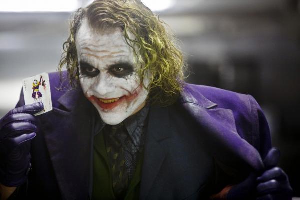 Màn tưởng nhớ ngầm của Batman dành cho kẻ thù truyền kiếp Joker mà không phải ai cũng nhận ra Màn tưởng nhớ ngầm của Batman dành cho kẻ thù truyền kiếp Joker mà không phải ai cũng nhận ra