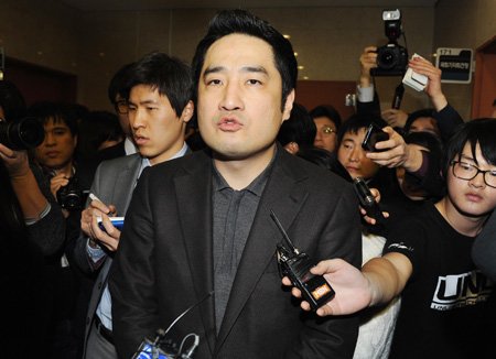 Nữ phóng viên tố Seungri môi giới gái mại dâm thực chất là ai và quyền lực cỡ nào? Nữ phóng viên tố Seungri môi giới gái mại dâm thực chất là ai và quyền lực cỡ nào?