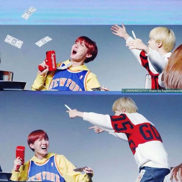Những món quà kinh điển trong các buổi fansign: Fan lầy cỡ này hẳn idol sẽ nhớ mặt cả đời Những món quà kinh điển trong các buổi fansign: Fan lầy cỡ này hẳn idol sẽ nhớ mặt cả đời