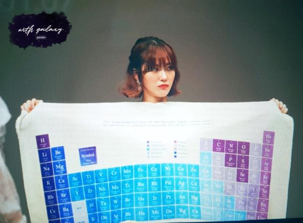 Những món quà kinh điển trong các buổi fansign: Fan lầy cỡ này hẳn idol sẽ nhớ mặt cả đời Những món quà kinh điển trong các buổi fansign: Fan lầy cỡ này hẳn idol sẽ nhớ mặt cả đời