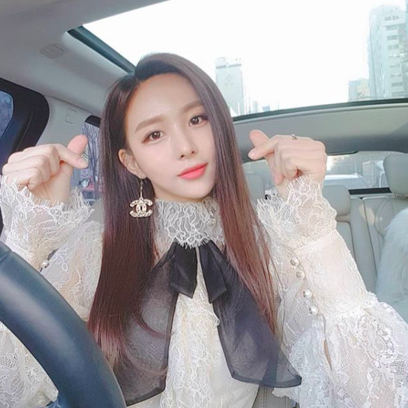 Love Catcher: Show hẹn hò 'hack não' hay là trò chơi tâm lý dối trá đằng sau lớp vỏ tình yêu Love Catcher: Show hẹn hò 'hack não' hay là trò chơi tâm lý dối trá đằng sau lớp vỏ tình yêu