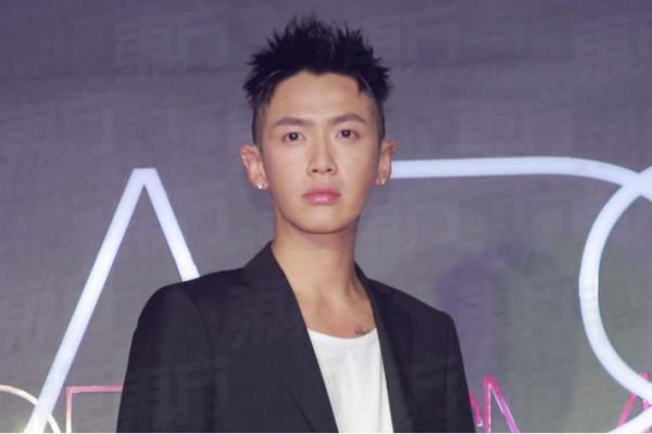 Sinh nhật đầy tranh cãi của Seungri trên đảo năm 2017: Kha Chấn Đông và Tyler Kwon đều có mặt? Sinh nhật đầy tranh cãi của Seungri trên đảo năm 2017: Kha Chấn Đông và Tyler Kwon đều có mặt?