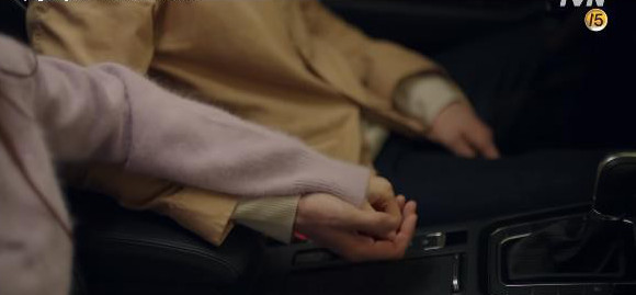 'Touch Your Heart': Bộ phim của những cảnh siêu sến khiến tim ta tan chảy chỉ trong 1 giây 'Touch Your Heart': Bộ phim của những cảnh siêu sến khiến tim ta tan chảy chỉ trong 1 giây