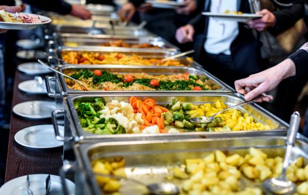Bi hài muôn thuở chuyện ăn buffet chỉ người châu Á mới hiểu Bi hài muôn thuở chuyện ăn buffet chỉ người châu Á mới hiểu