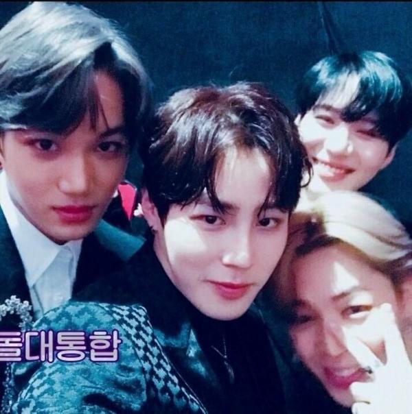 Nghe Ha Sung Woon kể chuyện làm quen Jimin và Kai mới thấy lập hội bạn thân xịn nhất K-Pop 'lắt léo' thế nào Nghe Ha Sung Woon kể chuyện làm quen Jimin và Kai mới thấy lập hội bạn thân xịn nhất K-Pop 'lắt léo' thế nào