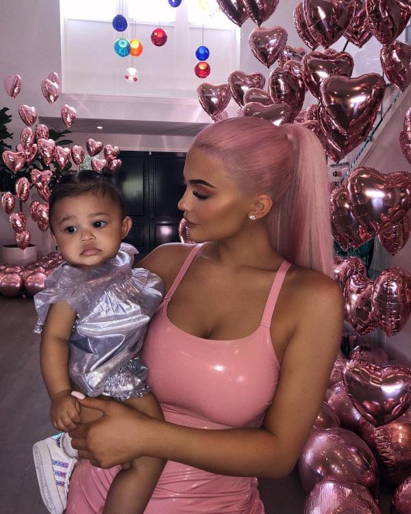 Bức ảnh được thả tim nhiều nhất Instagram thuộc về ai? Justin Bieber, Ariana Grande, CR7 hay Kylie Jenner? Bức ảnh được thả tim nhiều nhất Instagram thuộc về ai? Justin Bieber, Ariana Grande, CR7 hay Kylie Jenner?