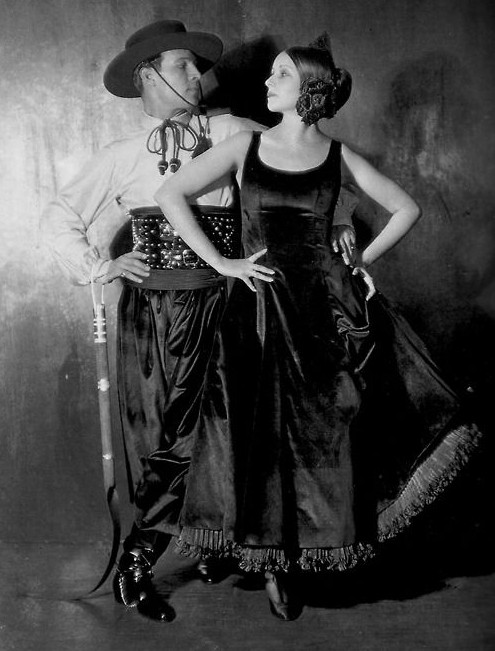 Rudolph Valentino: Từ diễn viên ngoại quốc bị khinh thường trở thành 'Người tình Latin vĩ đại' của Hollywood Rudolph Valentino: Từ diễn viên ngoại quốc bị khinh thường trở thành 'Người tình Latin vĩ đại' của Hollywood