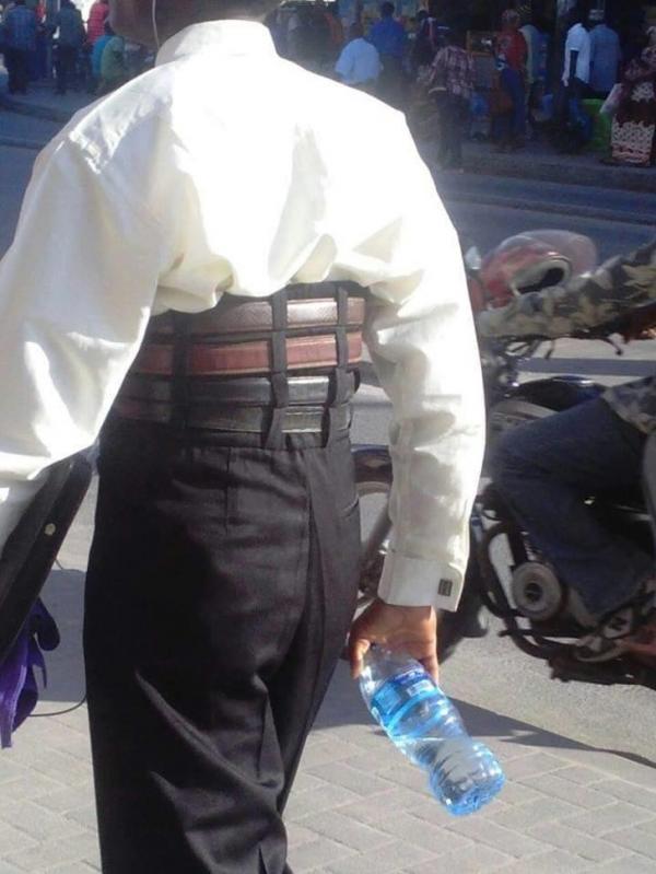 Thời trang và những lần 'chơi đùa' hơi quá tay với đôi mắt người nhìn Thời trang và những lần 'chơi đùa' hơi quá tay với đôi mắt người nhìn
