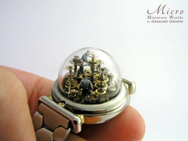 Nghệ nhân tỉ mỉ biến đồng hồ bỏ túi thành thế giới tí hon đẹp mắt Nghệ nhân tỉ mỉ biến đồng hồ bỏ túi thành thế giới tí hon đẹp mắt
