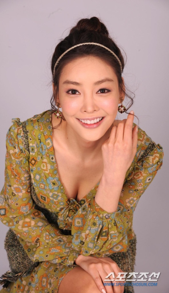 Nhân chứng vụ Jang Ja Yeon bị yêu cầu tiết lộ tên hung thủ ngay trên sóng truyền hình Nhân chứng vụ Jang Ja Yeon bị yêu cầu tiết lộ tên hung thủ ngay trên sóng truyền hình