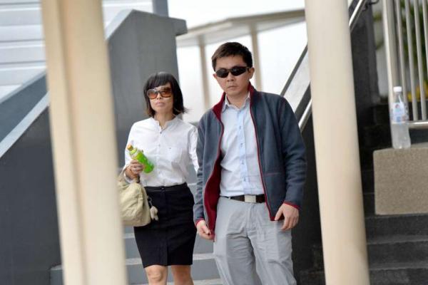 Phạt tù cặp vợ chồng Singapore tàn ác đánh đập, bắt người giúp việc ăn bãi nôn của chính mình Phạt tù cặp vợ chồng Singapore tàn ác đánh đập, bắt người giúp việc ăn bãi nôn của chính mình