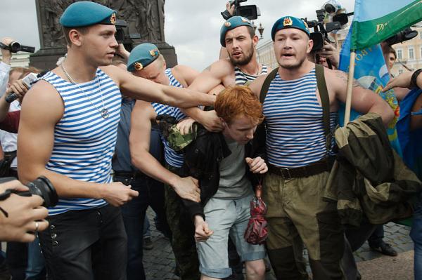25 điều 'gay đến khó tin' ở Nga - Quốc gia với những đạo luật cực nghiêm ngặt về đồng tính 25 điều 'gay đến khó tin' ở Nga - Quốc gia với những đạo luật cực nghiêm ngặt về đồng tính