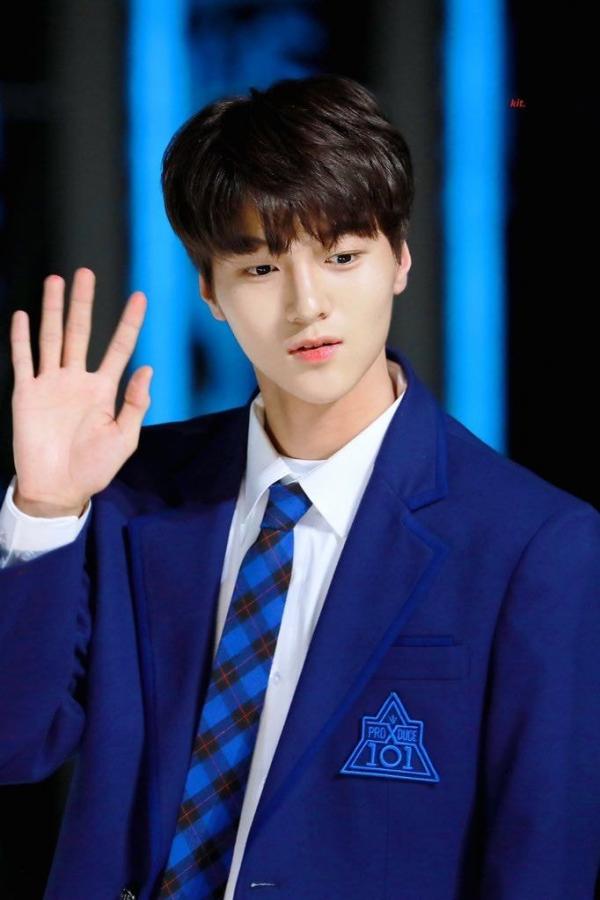Thông tin về Cha Jun Ho - thực tập sinh Produce X chưa debut đã có 28 fansite đi theo chụp hình Thông tin về Cha Jun Ho - thực tập sinh Produce X chưa debut đã có 28 fansite đi theo chụp hình