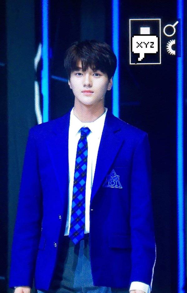 Thông tin về Cha Jun Ho - thực tập sinh Produce X chưa debut đã có 28 fansite đi theo chụp hình Thông tin về Cha Jun Ho - thực tập sinh Produce X chưa debut đã có 28 fansite đi theo chụp hình