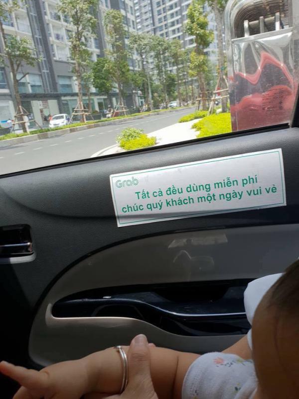 Loạt ảnh 'Lái xe Grab có tâm' dưới đây sẽ khiến những ai làm dịch vụ 'vô tâm' phải hổ thẹn Loạt ảnh 'Lái xe Grab có tâm' dưới đây sẽ khiến những ai làm dịch vụ 'vô tâm' phải hổ thẹn