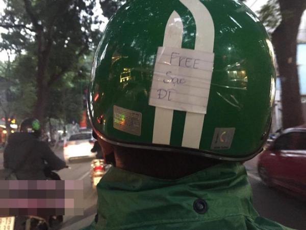 Loạt ảnh 'Lái xe Grab có tâm' dưới đây sẽ khiến những ai làm dịch vụ 'vô tâm' phải hổ thẹn Loạt ảnh 'Lái xe Grab có tâm' dưới đây sẽ khiến những ai làm dịch vụ 'vô tâm' phải hổ thẹn