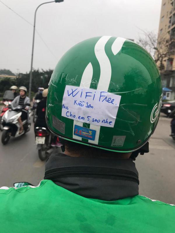 Loạt ảnh 'Lái xe Grab có tâm' dưới đây sẽ khiến những ai làm dịch vụ 'vô tâm' phải hổ thẹn Loạt ảnh 'Lái xe Grab có tâm' dưới đây sẽ khiến những ai làm dịch vụ 'vô tâm' phải hổ thẹn