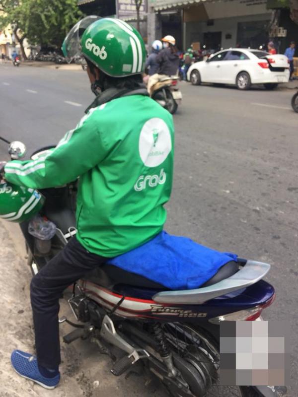 Loạt ảnh 'Lái xe Grab có tâm' dưới đây sẽ khiến những ai làm dịch vụ 'vô tâm' phải hổ thẹn Loạt ảnh 'Lái xe Grab có tâm' dưới đây sẽ khiến những ai làm dịch vụ 'vô tâm' phải hổ thẹn