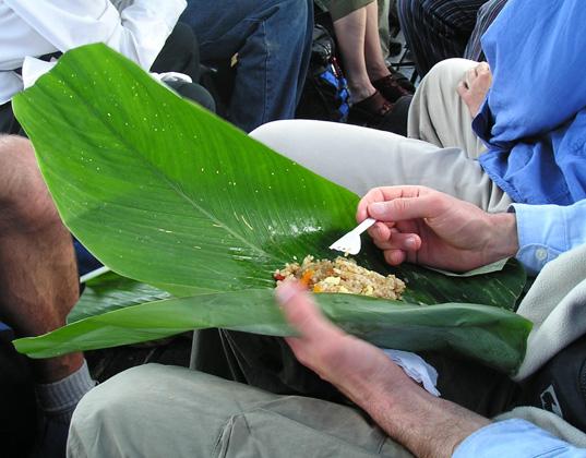 Học hỏi Thái Lan bảo vệ môi trường bằng cách sử dụng lá chuối bọc thực phẩm trong siêu thị Học hỏi Thái Lan bảo vệ môi trường bằng cách sử dụng lá chuối bọc thực phẩm trong siêu thị