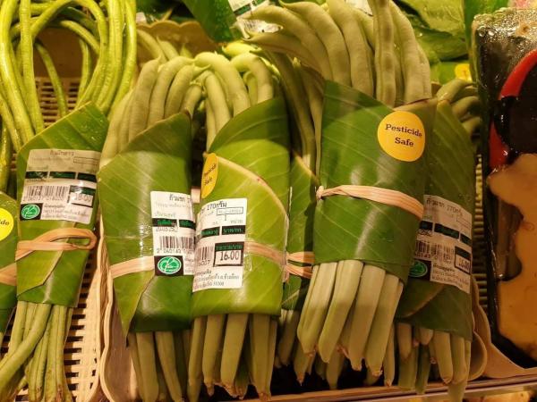Học hỏi Thái Lan bảo vệ môi trường bằng cách sử dụng lá chuối bọc thực phẩm trong siêu thị Học hỏi Thái Lan bảo vệ môi trường bằng cách sử dụng lá chuối bọc thực phẩm trong siêu thị