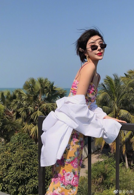 Bạn gái hờ đính chính sau một năm bôi nhọ Hồ Nhất Thiên: 'Anh ấy không nói xấu Thẩm Nguyệt, là tôi lắm drama' Bạn gái hờ đính chính sau một năm bôi nhọ Hồ Nhất Thiên: 'Anh ấy không nói xấu Thẩm Nguyệt, là tôi lắm drama'