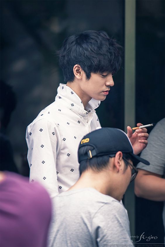 Fangirl số nhọ nhất vũ trụ: Một thời si mê Jung Joon Young nên đem hẳn idol vào ảnh kỉ yếu Fangirl số nhọ nhất vũ trụ: Một thời si mê Jung Joon Young nên đem hẳn idol vào ảnh kỉ yếu