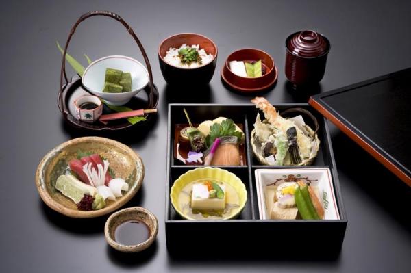Chiêm ngưỡng các hộp bento 'yêu từ cái nhìn đầu tiên' của quý bà nội trợ Li Ming Lee Chiêm ngưỡng các hộp bento 'yêu từ cái nhìn đầu tiên' của quý bà nội trợ Li Ming Lee