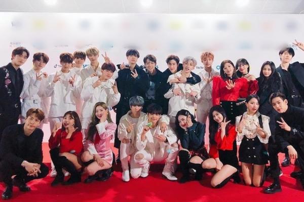 Doanh thu tăng trưởng thần kì nhờ BTS, Bighit đã lọt top 3 công ty giải trí hàng đầu Hàn Quốc năm 2018 Doanh thu tăng trưởng thần kì nhờ BTS, Bighit đã lọt top 3 công ty giải trí hàng đầu Hàn Quốc năm 2018