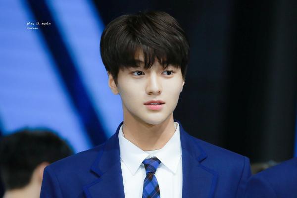 Những thí sinh Produce X 101 cứ như là anh em sinh đôi thất lạc với thần tượng nổi tiếng Những thí sinh Produce X 101 cứ như là anh em sinh đôi thất lạc với thần tượng nổi tiếng