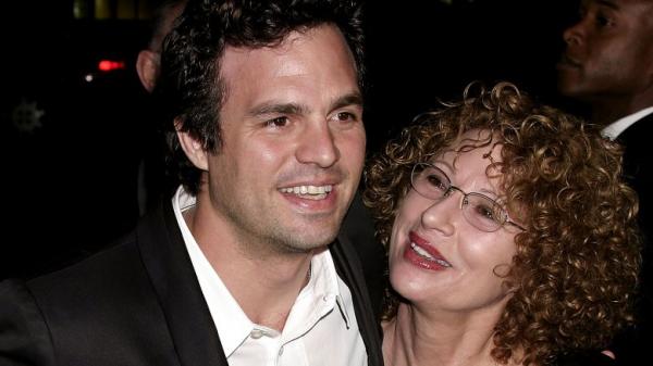 Mark Ruffalo: Quá khứ đáng buồn và nhiều biến động của 'The Hulk' sau màn ảnh Mark Ruffalo: Quá khứ đáng buồn và nhiều biến động của 'The Hulk' sau màn ảnh