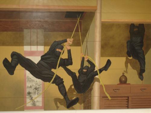 Góc thắc mắc: Ninja có thực sự mặc toàn trang phục màu đen? Góc thắc mắc: Ninja có thực sự mặc toàn trang phục màu đen?