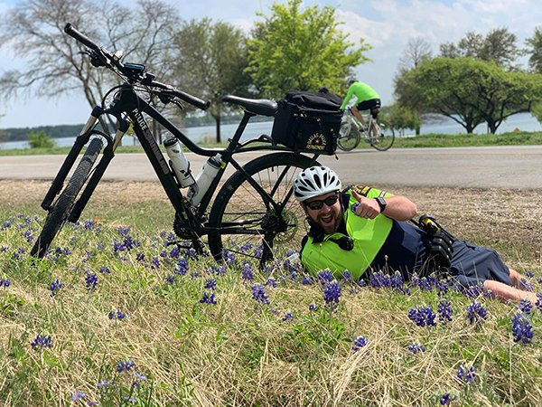 Các anh cảnh sát vui tính ở bang Texas và trào lưu chụp ảnh sương sương trong mùa hoa nở Các anh cảnh sát vui tính ở bang Texas và trào lưu chụp ảnh sương sương trong mùa hoa nở