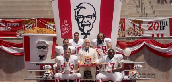 KFC gây tranh cãi khi biến hình tượng Đại úy Sander đặc trưng thành hot Instagram KFC gây tranh cãi khi biến hình tượng Đại úy Sander đặc trưng thành hot Instagram