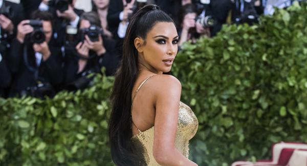 Kim Kardashian West chuẩn bị tham gia kì thi sát hạch và trở thành luật sư trong tương lai Kim Kardashian West chuẩn bị tham gia kì thi sát hạch và trở thành luật sư trong tương lai