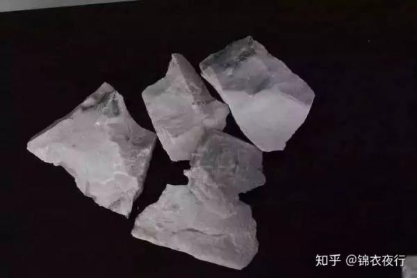 Thời xưa không có diêm và bật lửa, vì sao các đại hiệp xông pha giang hồ lúc nào cũng nhóm được lửa? Thời xưa không có diêm và bật lửa, vì sao các đại hiệp xông pha giang hồ lúc nào cũng nhóm được lửa?